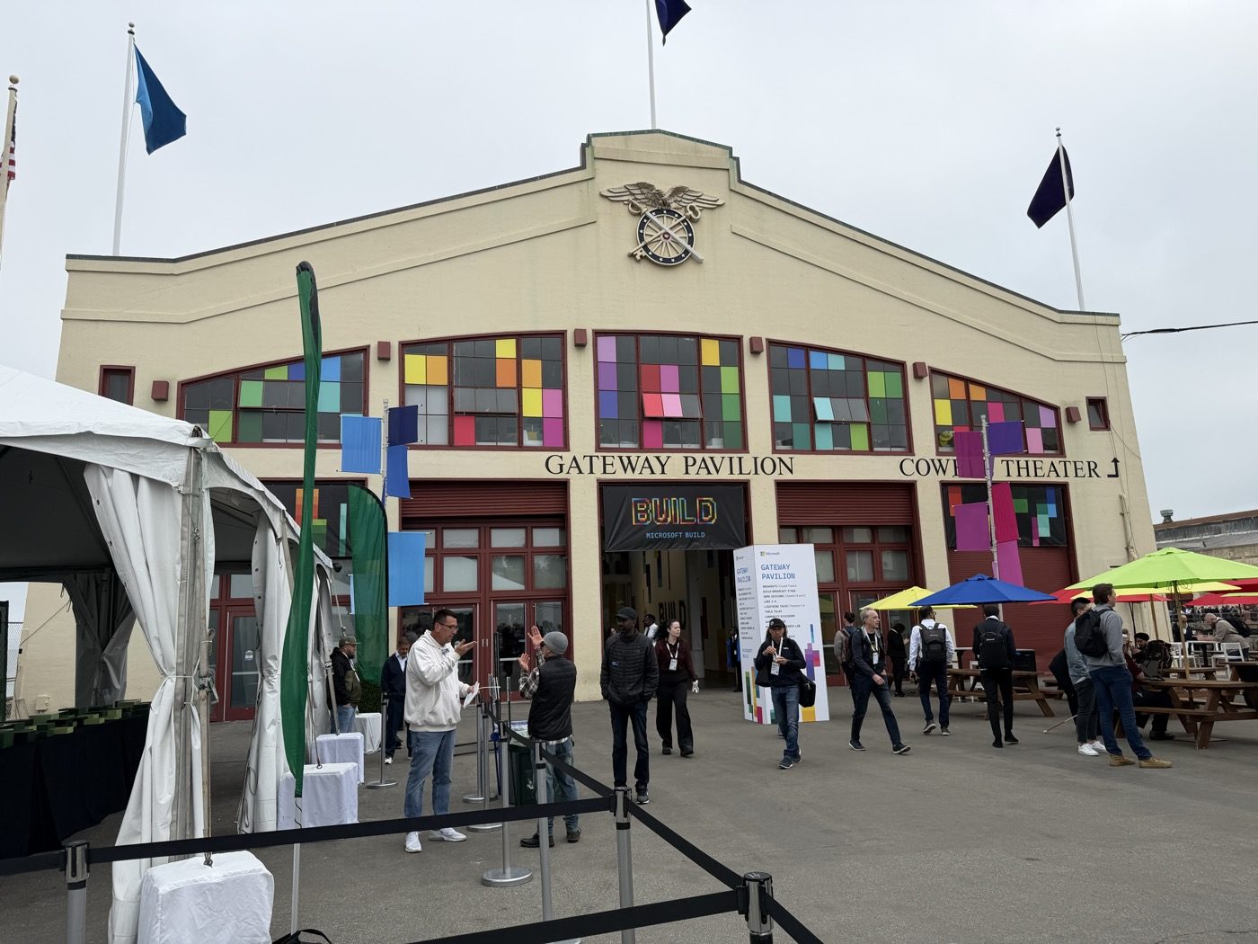 Pavillon d'entrée du Microsoft Build 2026, à San Francisco